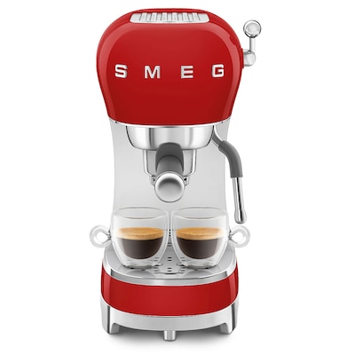 Espresso Maschine günstig Kaufen-SMEG ECF02RDEU 50s Style Espresso-Kaffemaschine Rot. SMEG ECF02RDEU 50s Style Espresso-Kaffemaschine Rot <![CDATA[• Thermoblock-Heizsystem • Kompakt und platzsparendn • Einfache Bedienung • Elegantes 50's Style Design • Made in Italy: Für authe