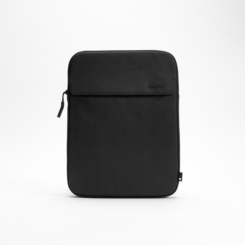 Sleeve Woolenex günstig Kaufen-Incase Crosstown Sleeve Woolenex Collection Schwarz - Passend für 14" Laptops/ Notebooks & Macbooks. Incase Crosstown Sleeve Woolenex Collection Schwarz - Passend für 14" Laptops/ Notebooks & Macbooks <![CDATA[• Sleeve aus Polyes