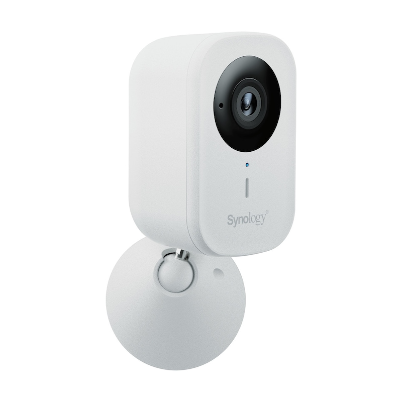 WLAN Kamera günstig Kaufen-Synology CC400W KI-gesteuerte WLAN-Kamera. Synology CC400W KI-gesteuerte WLAN-Kamera <![CDATA[• 4-MP-Sensor mit 125° Weitwinkel und leistungsstarke IR-LED für 10 m Nachtsicht • Unterstützt WLAN mit 2,4 GHz und 5 GHz • Integriertes 2-Wege-Audio • Erkennung