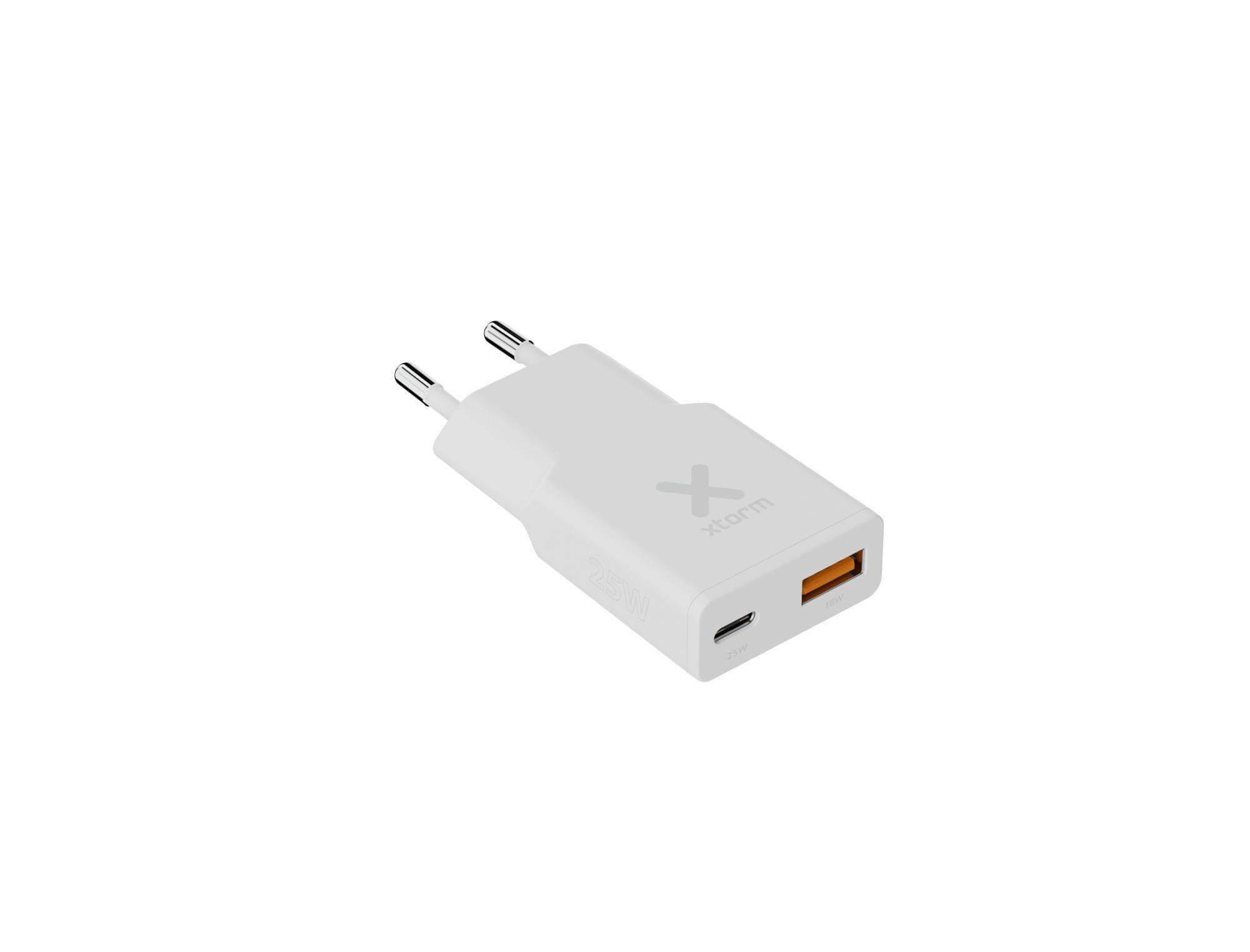 Xtorm Go2 Series SlimLine Wand-Ladegerät 25W 1x USB-C/ 1x USB-A weiß